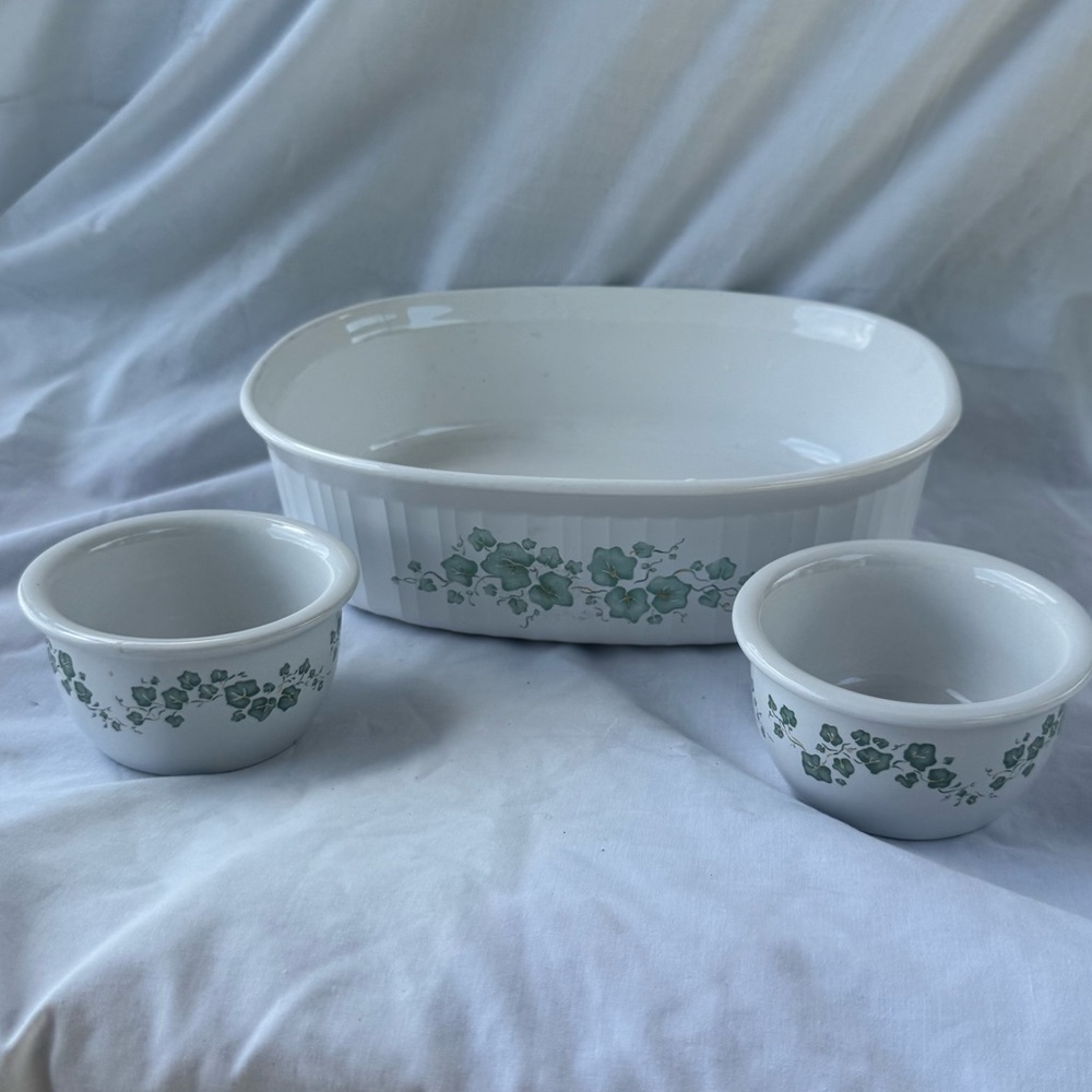 Vintage Corning Ware Callaway Green Ivy 2.8 Liter Casserole Dish & Mini Dishes